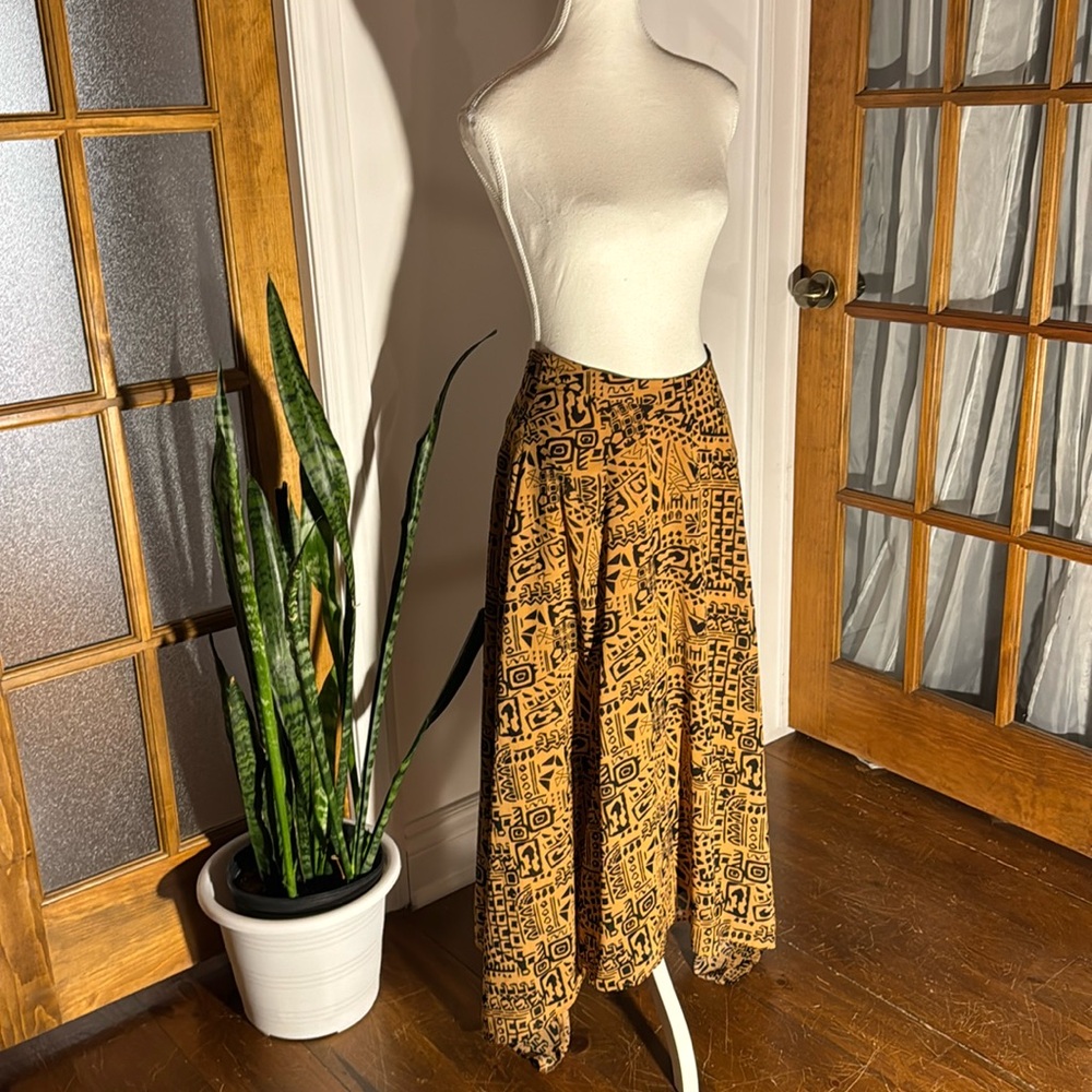 🏵️🥰 forever 21 asymmetrical skirt size S 🥰🏵️